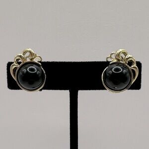 VINTAGE Black Glass Gold-Tone Scalloped Clip-On Earrings